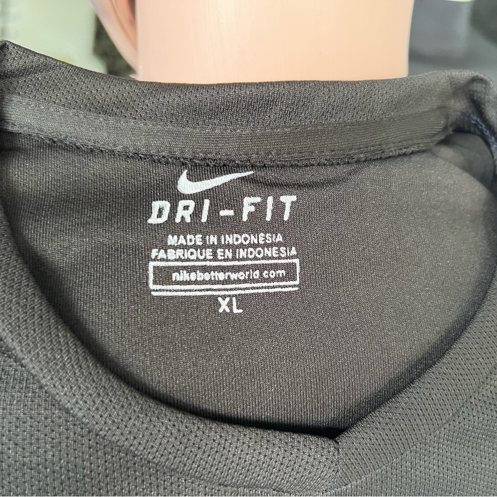 T-shirt - Picture 3 of 5